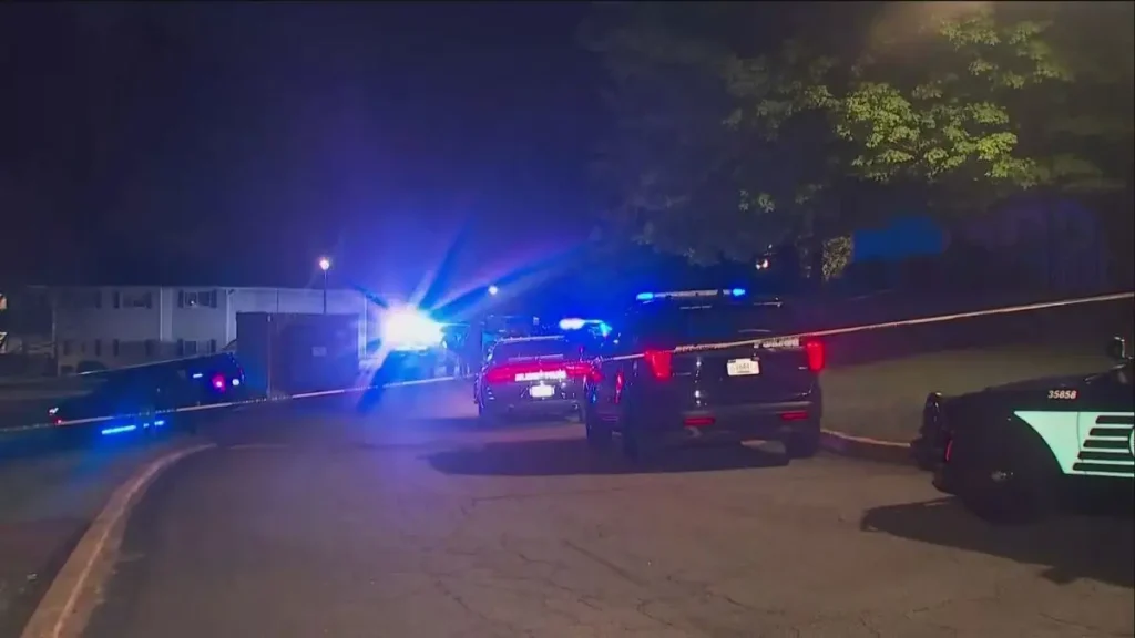 Southwest Atlanta apartment shooting