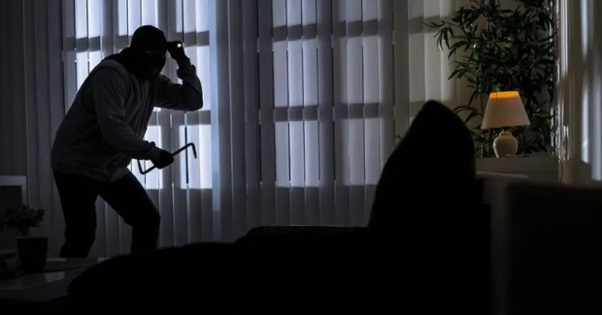 Burglars avoid well-lit homes