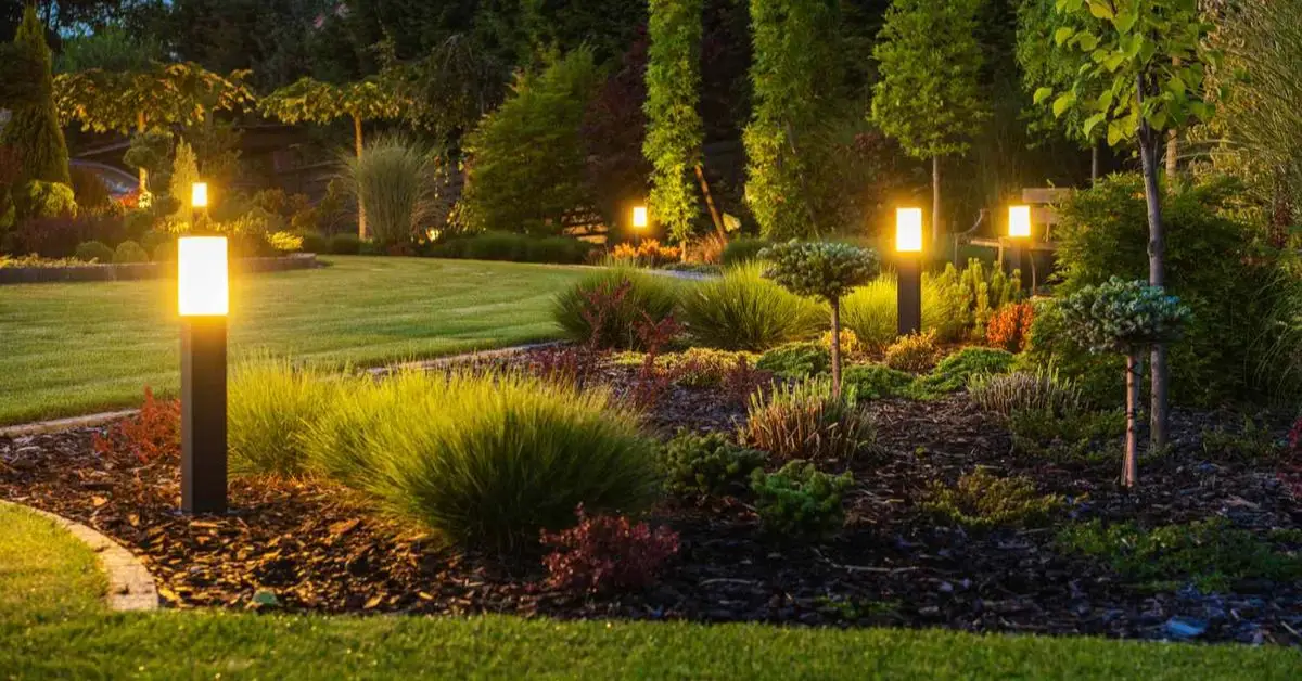 Does porch lighting attract burglars