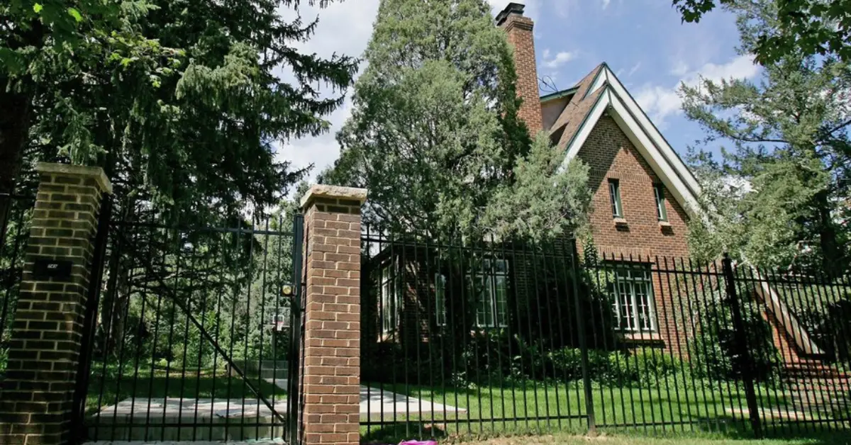 What Happens to Infamous Murder Homes