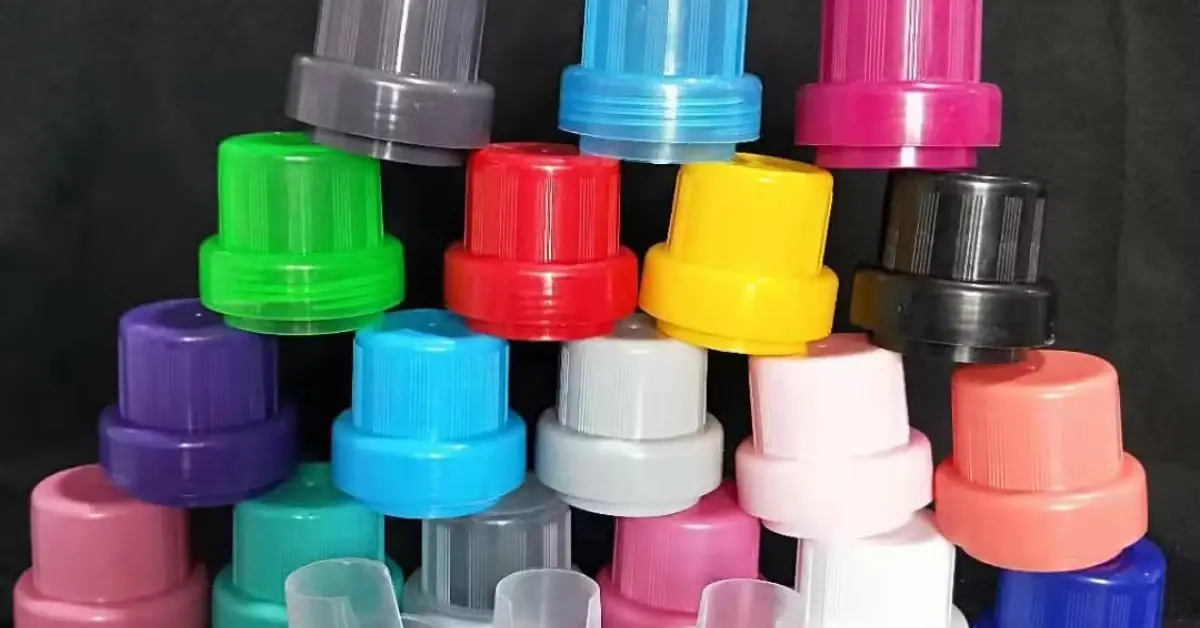How to repurpose laundry detergent caps at home
