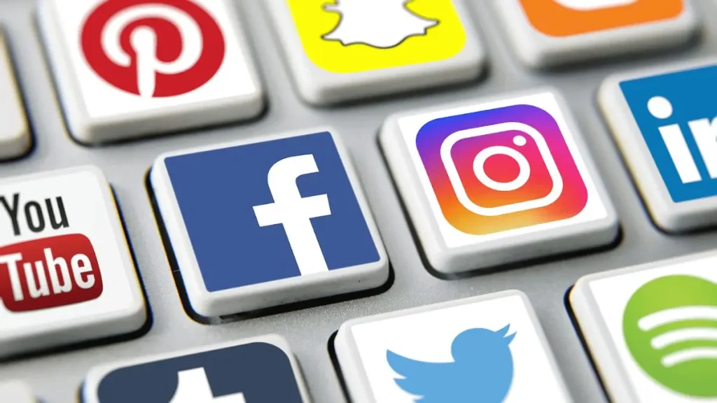 burglars use Social media to target homes