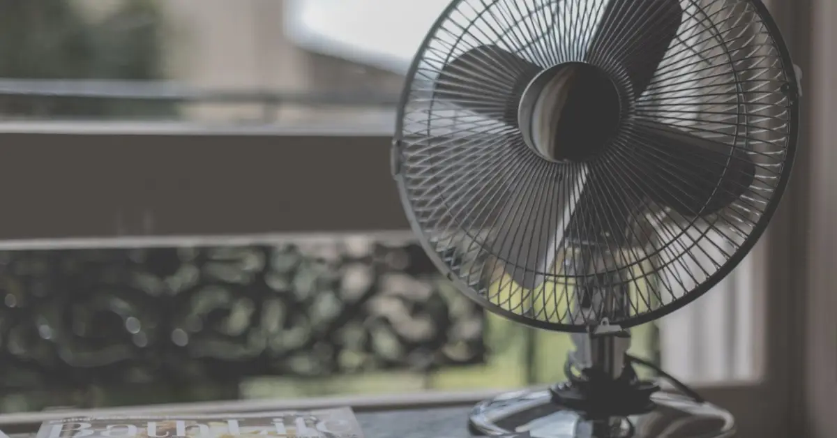 how to cool down a room with a fan