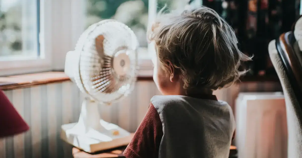 how to cool down a room with a fan