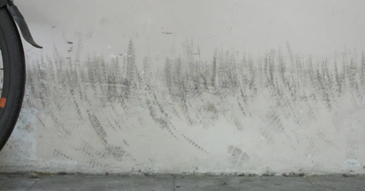 how to remove scuff marks from painted walls