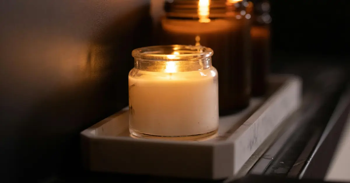 is it safe to leave a candle burning